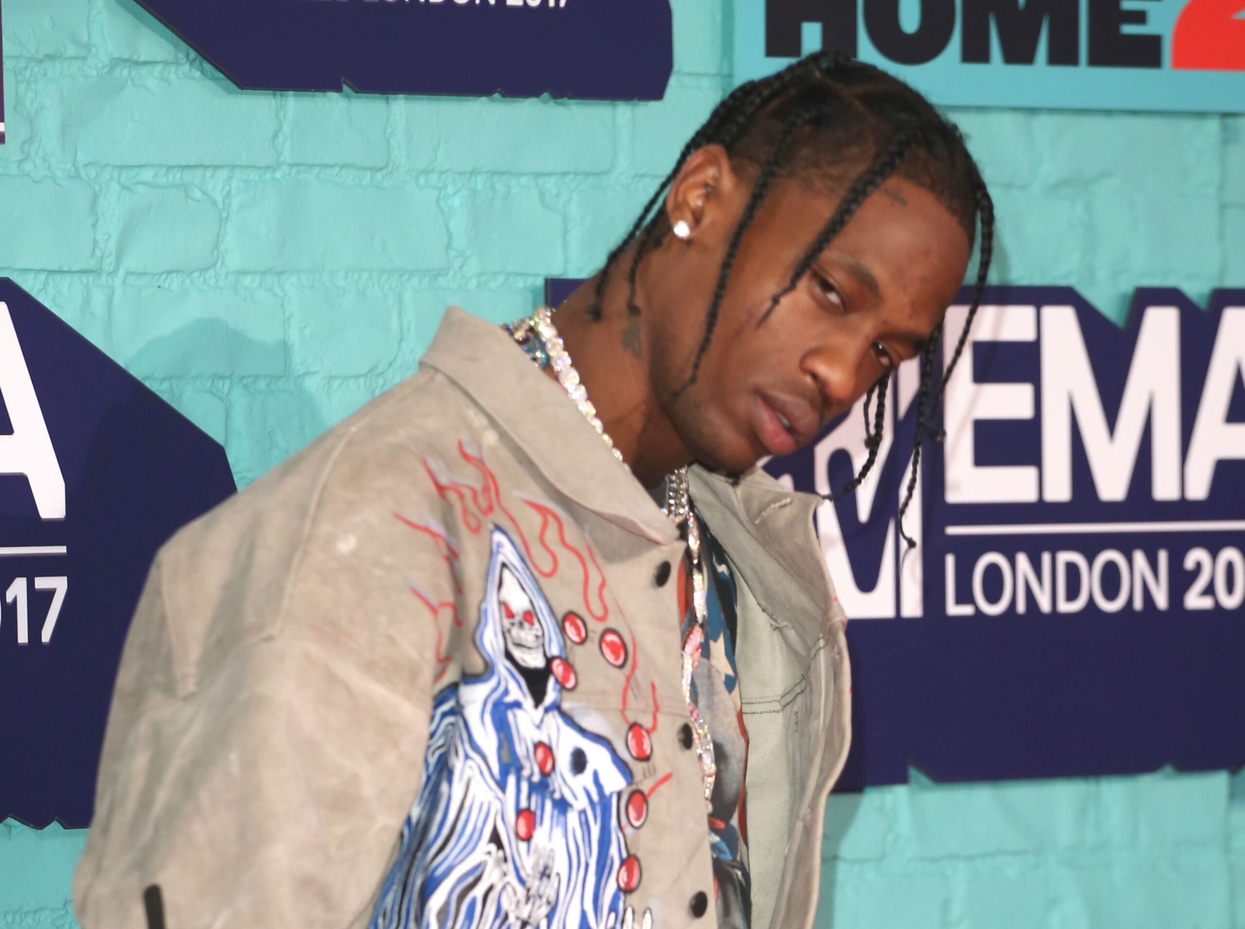 Travis Scott Performs For The First Time Since Welcoming Baby Stormi ...