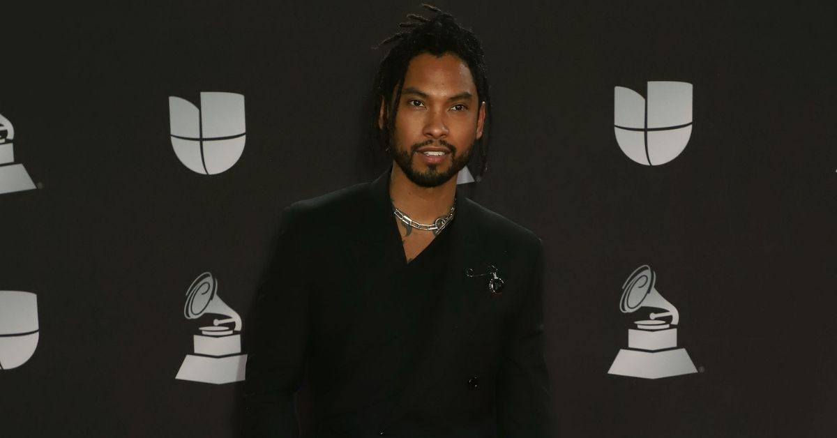 R&B Singer Miguel Does A Weird, Twisted Move To Go Viral #Miguel