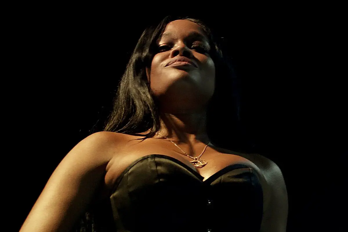 Azealia Banks Says Cardi B Is An Industry Plant Who Made The Most Of Her Opportunity #CardiB