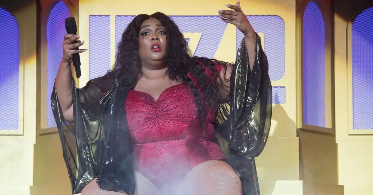 Lizzo Twerks Gets Doused With Champagne In The Name Of Body Positivity