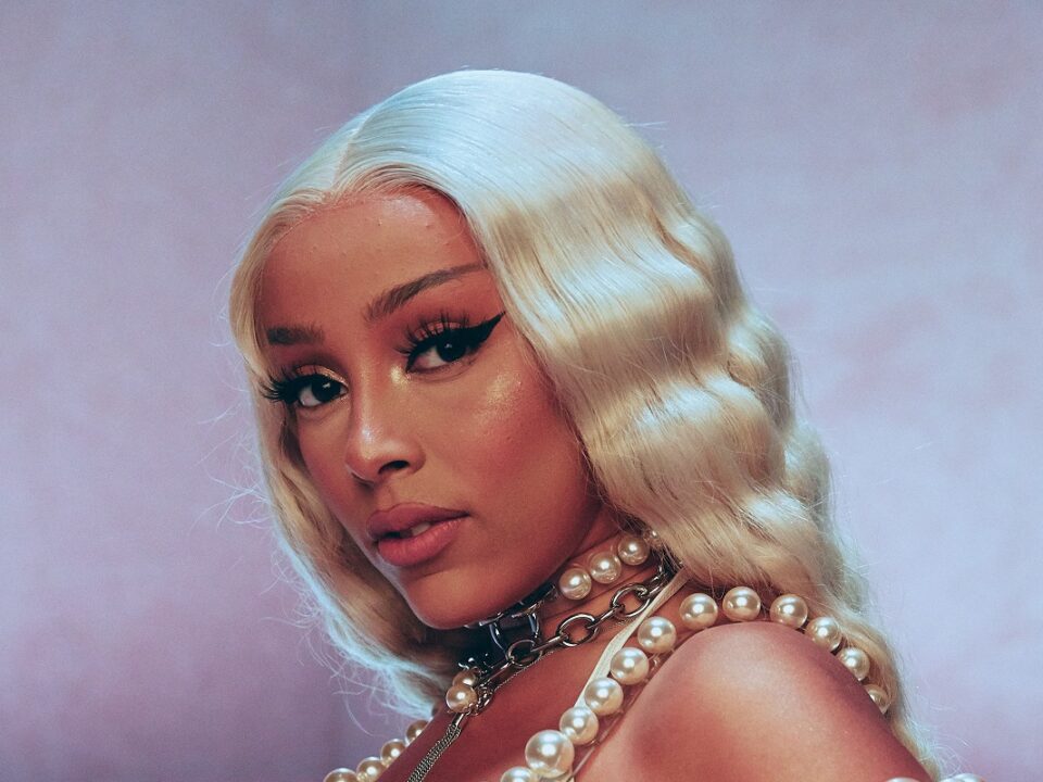 Summer Walker S Boyfriend Questions Why Doja Cat Won R B Awards At 22 mas Allhiphop