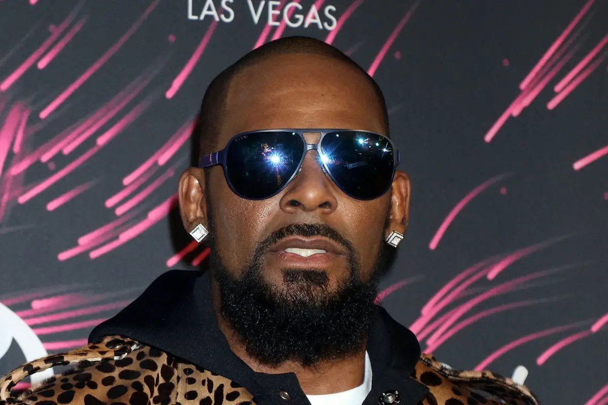 R. Kelly's Team Forced Drake To Credit Him On 'CLB' Album