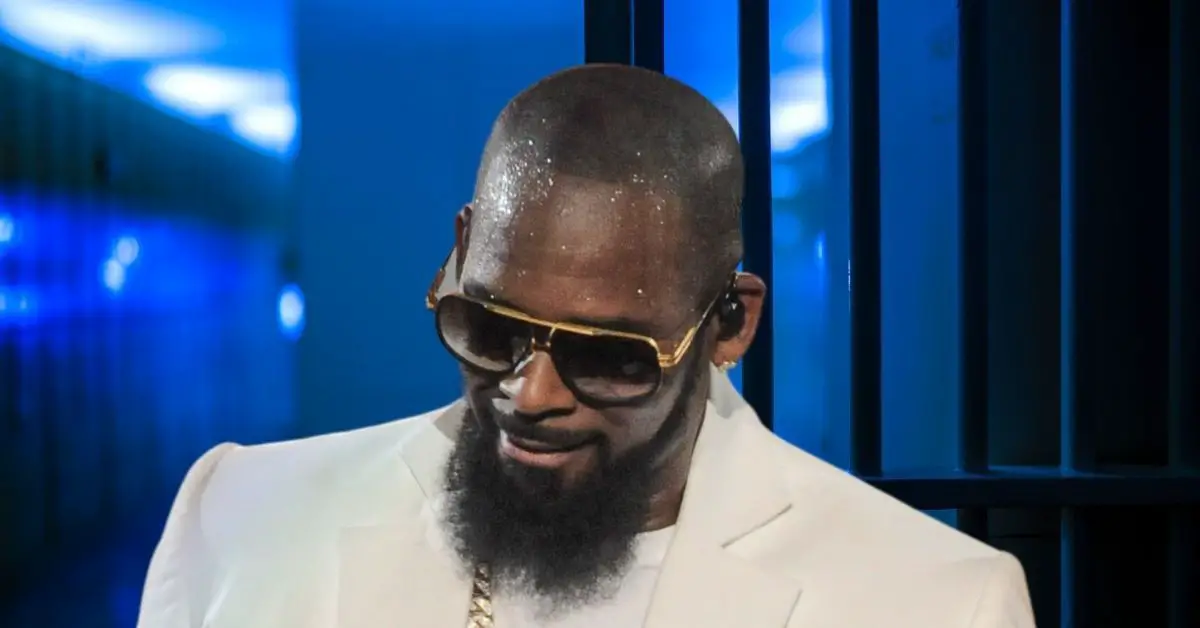 R Kelly Assistant: Laughing on 'GMA'