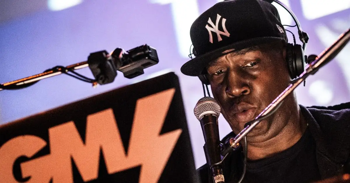 Grandmaster Flash Salutes Hip-Hop While Receiving His Second Honorary  Doctorate Degree - AfroTech