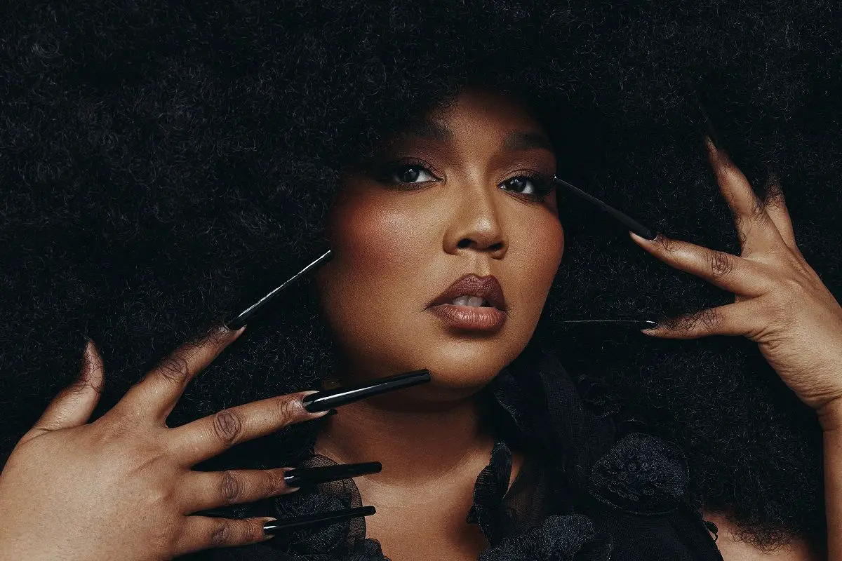 Lizzo Earns Her Highest-Charting Album With 'Special' #Lizzo