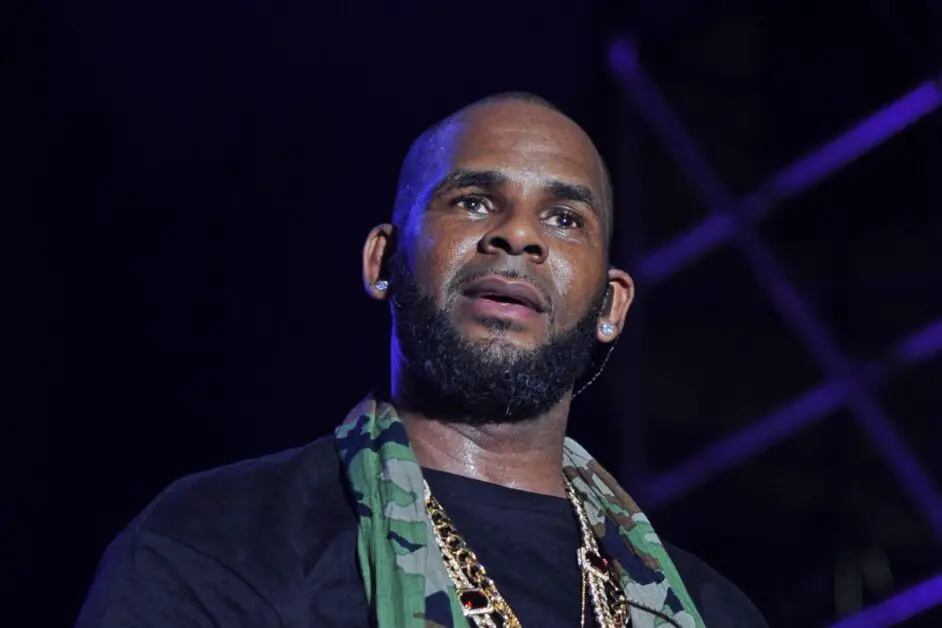 R. Kelly Denies Sexually Abusing His Daughter After Documentary Bombshell