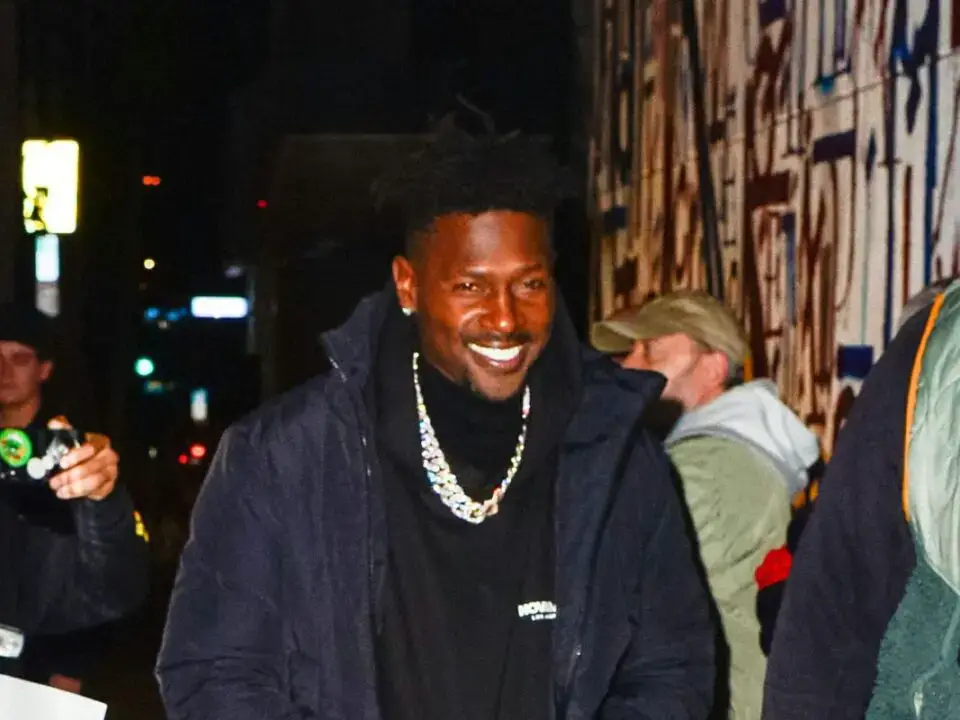 Antonio Brown Addresses The Dubai Pool Incident And Says He Did