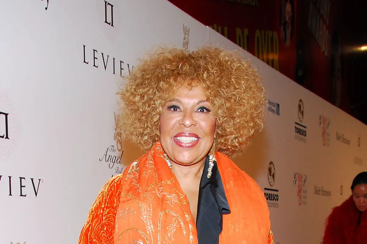 Roberta Flack has ALS, now 'impossible to sing,' rep says