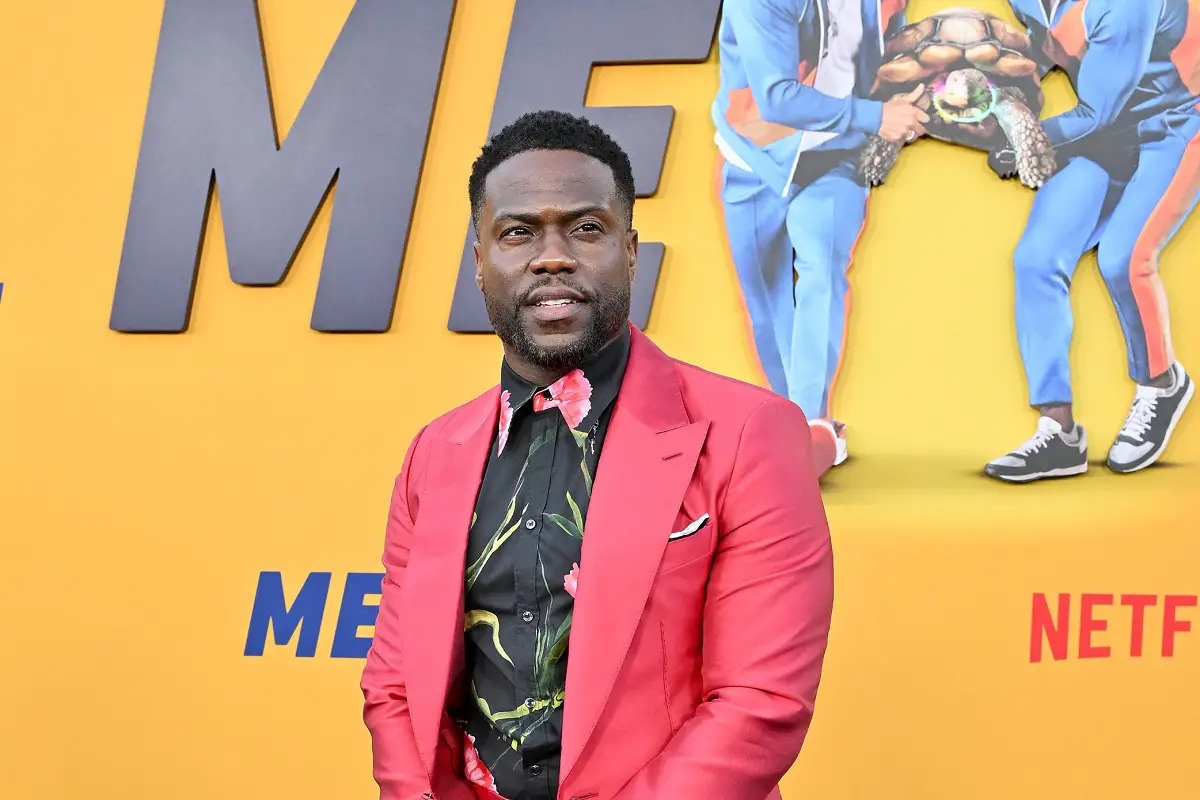 Kevin Hart Thanks Mom During Speech For Mark Twain Prize - Cream Music ...