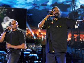 Snoop Dogg, Dr. Dre Support WGA Strike By Rescheduling 'Doggystyle'  Anniversary Shows