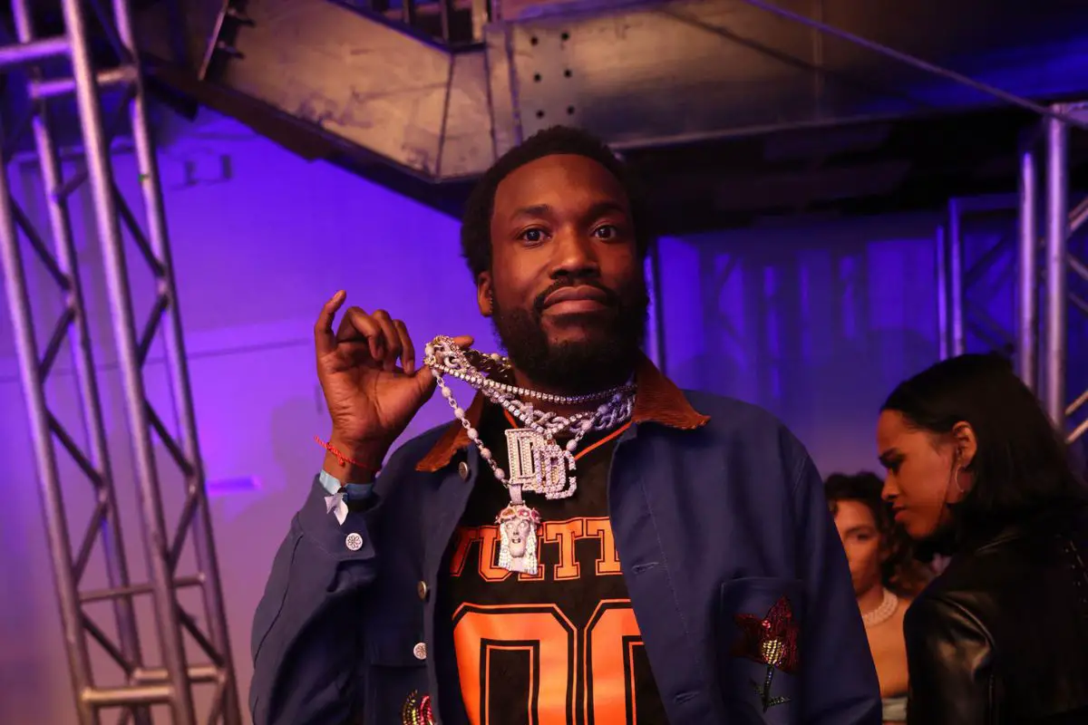 Meek Mill Defends $250K Feature Rate And Slams “Crab In The Barrel” Mentality #MeekMill