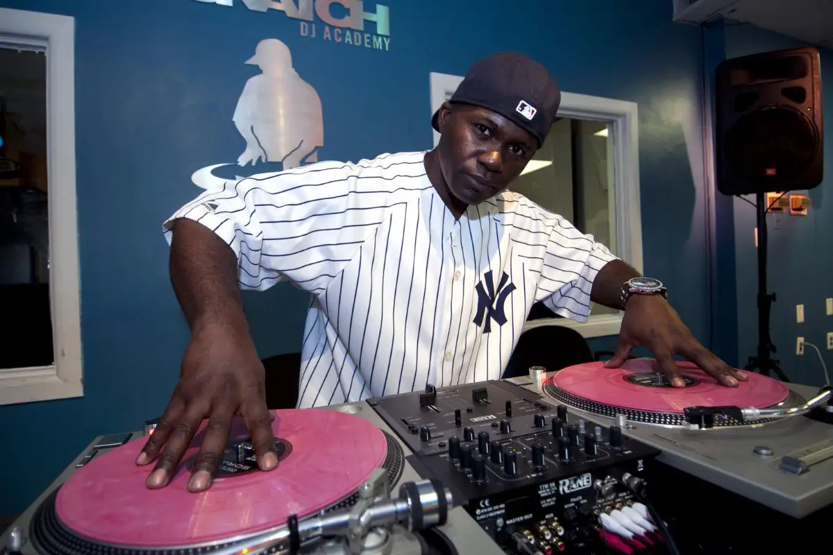 Grandmaster Flash Reveals His Father Inspired Him to Build a DJ Setup