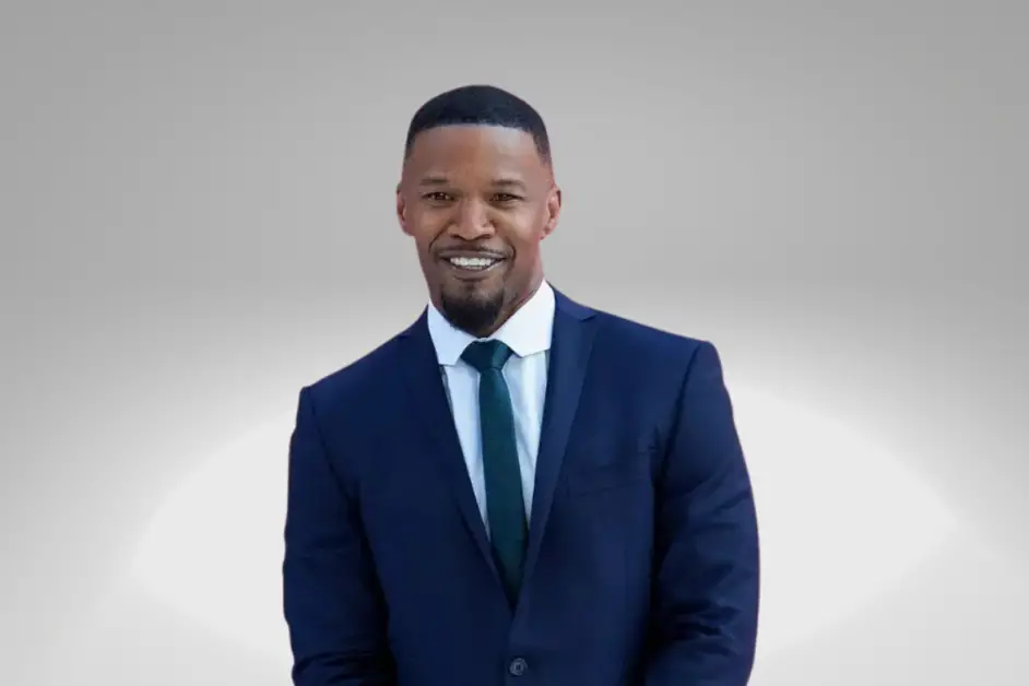 Jamie Foxx Talks Health Scare – Audience Laughs And Cries