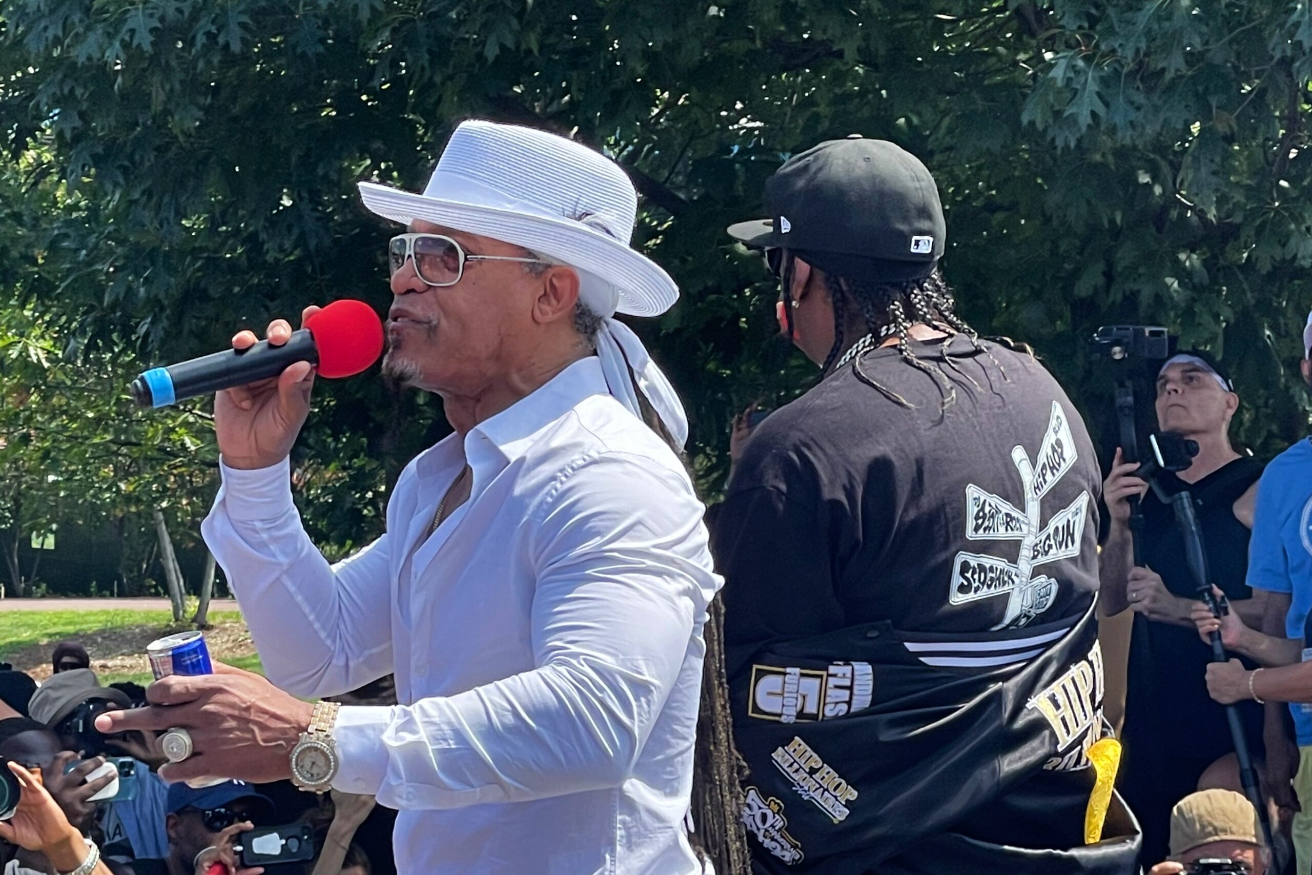 Melle Mel Disses Grandmaster Flash, News