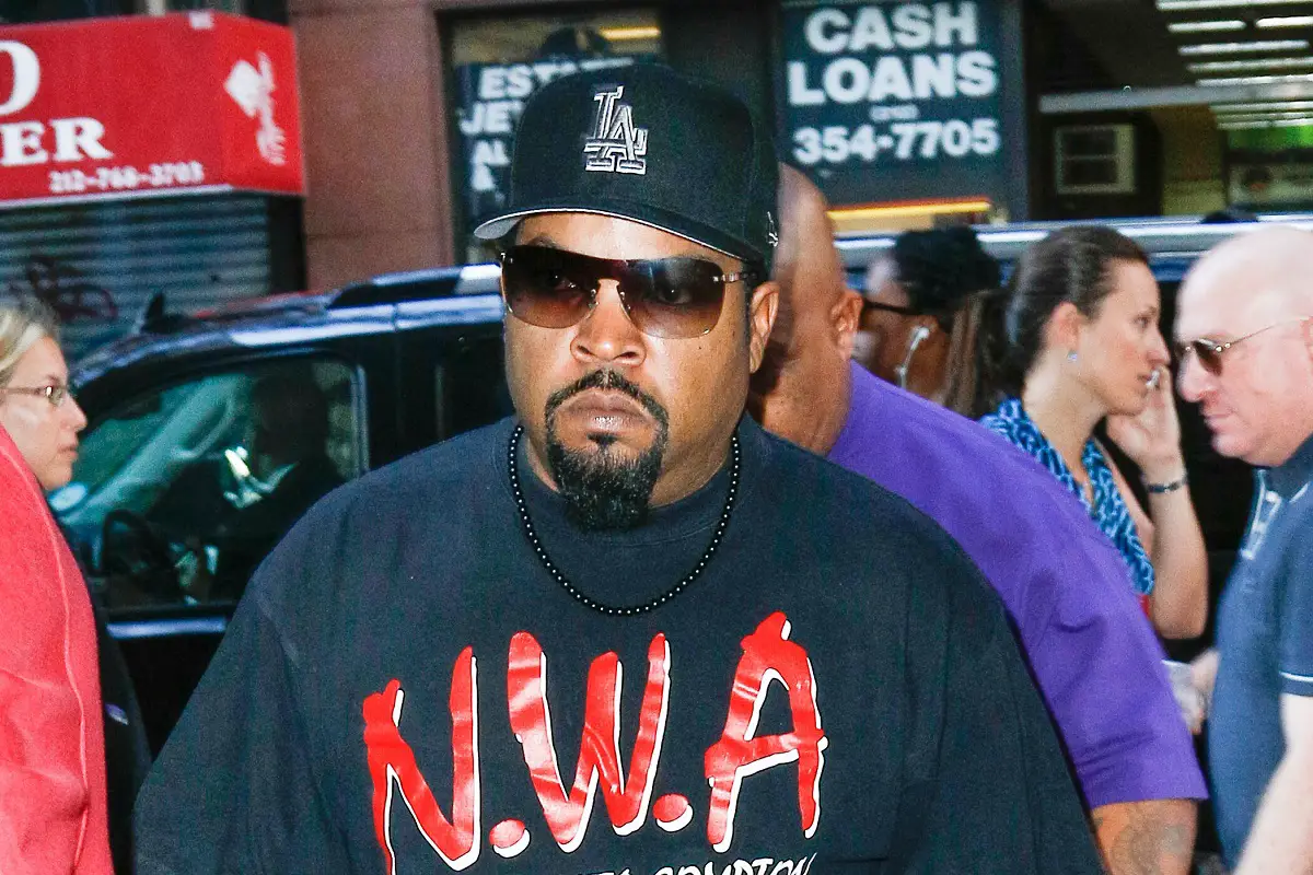 Ice Cube Denies N.W.A Played A Part In Pushing Drugs & Violence In The Black Community #NWA