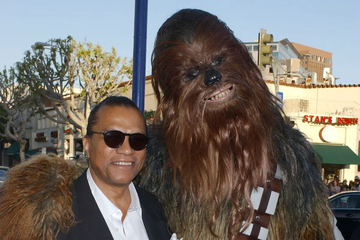 Billy Dee Williams and Chewbacca
