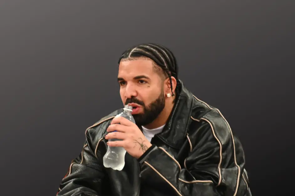 Drake Goes Rogue With Omarion In Houston — Talks Ludacris Beef & Hands Out 1942