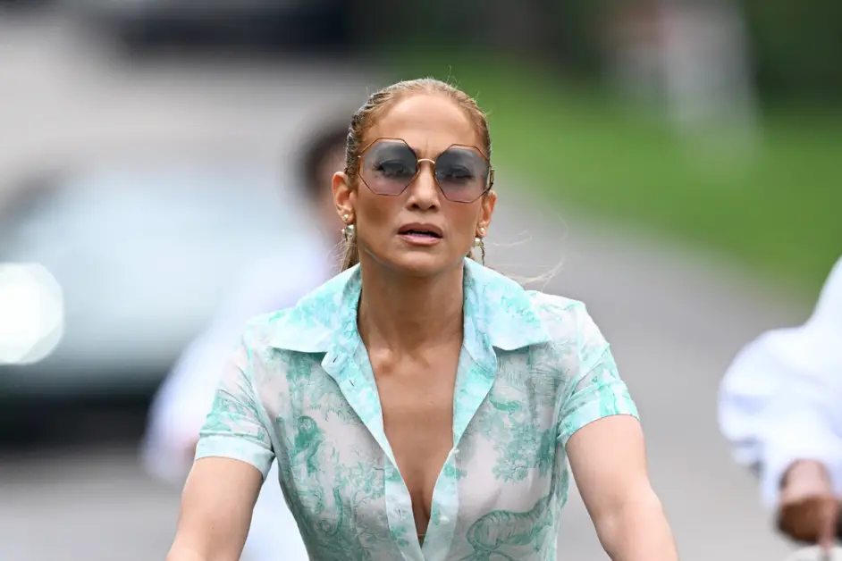 Jennifer Lopez Roasted Online Amid Ben Affleck Divorce 