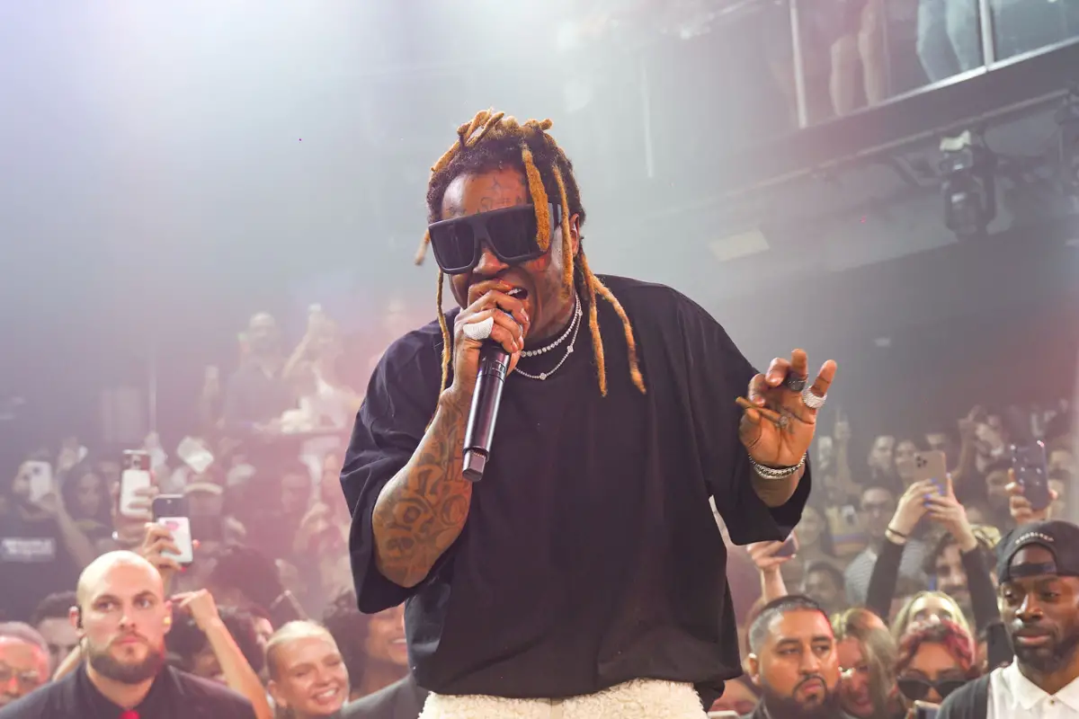 Lil Wayne Receives Consolation Prize From NFL After Super Bowl “Snub” #LilWayne