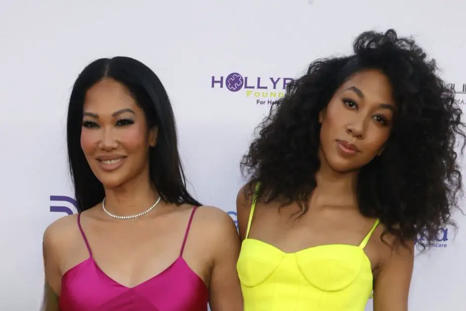 Aoki Lee Simmons Quits Modeling Over “Annoying” Comparisons To Mom Kimora