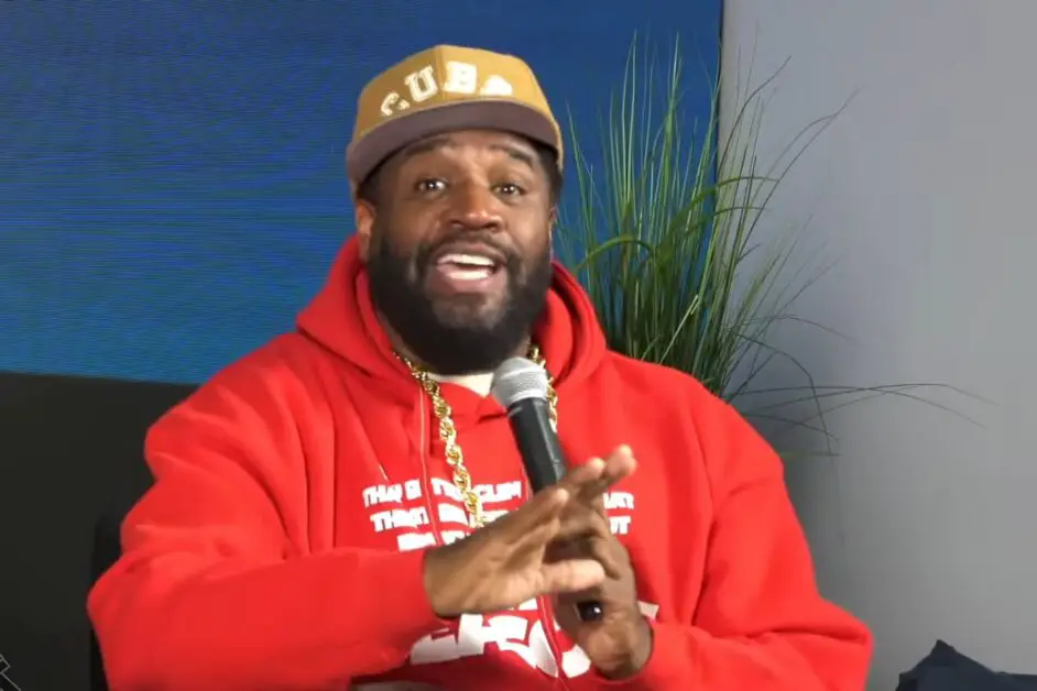 Comedian Corey Holcomb Accused Of Punching Female Comic In Face