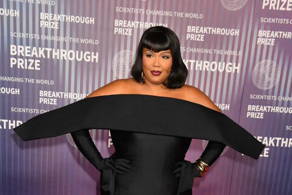 Lizzo Stuns Fans With Incredible “Weight Release” Milestone