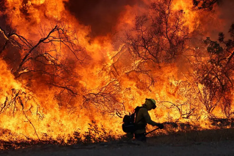 SIGNS: “Incarcerated Firefighters” Battle Cali Blazes, Giving Modern-Day Slavery Vibes